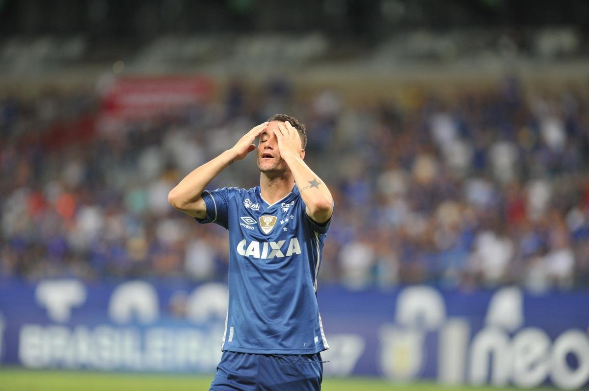 Cruzeiro vira diante do Fluminense no Mineiro e se mantm no G5 do Brasileiro