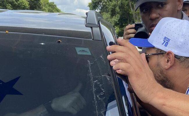 Jogadores do Cruzeiro foram abordados por torcedores na sada da Toca II