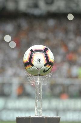 Lances do primeiro tempo do duelo entre Atltico e Defensor, pela terceira fase da Copa Libertadores