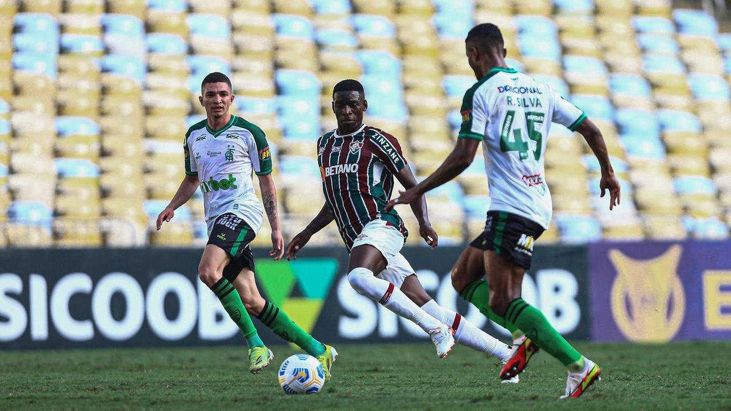 Fotos da vitria do Fluminense sobre o Amrica, no Maracan, no Rio de Janeiro, pela 34 rodada do Campeonato Brasileiro