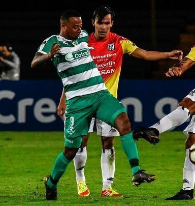 Carlos Peralta - O camisa 9 dos 'Aseguradores' tem 29 anos e passou toda a carreira no futebol colombiano. Antes de chegar ao La Equidad, em 2016, ele passou por Unión Magdalena, América de Cali, Itagüí Leones e Envigado FC. Em 92 partidas no atual clube, Peralta foi às redes 41 vezes.