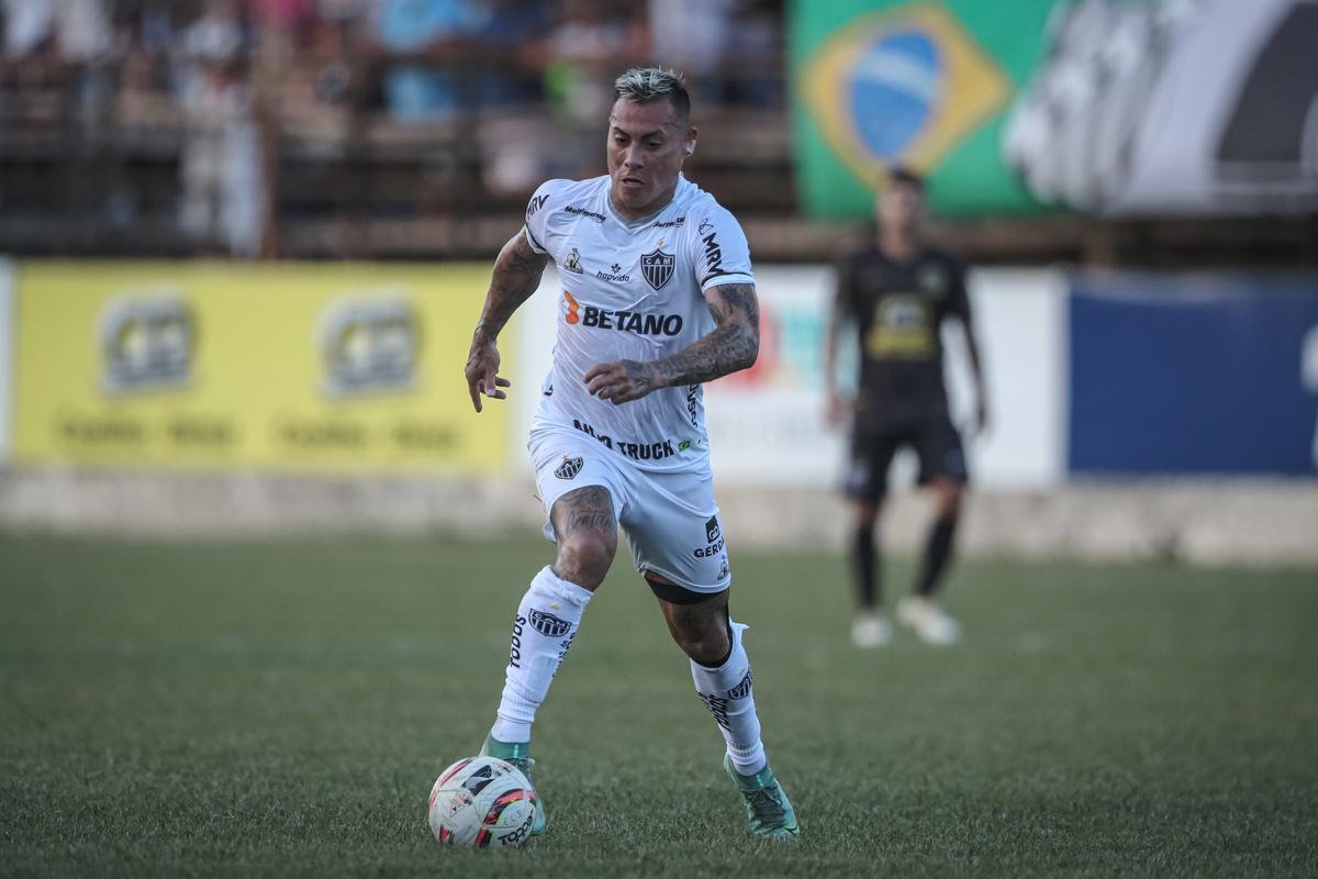 Fotos do jogo entre Democrata-GV e Atltico, pelo Campeonato Mineiro