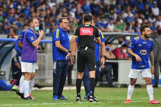 Fotos da partida entre Cruzeiro e Brusque, no Mineiro, em BH, pela 35 rodada da Srie B do Brasileiro