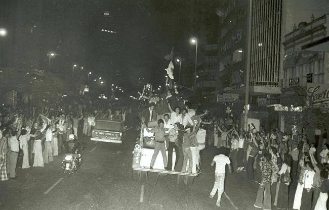 O Cruzeiro conquistou a Copa Libertadores de 1976 ao derrotar o River Plate por 3 a 2 em Santiago, no Chile, em 30 de julho. Foi a terceira partida da deciso. No desembarque no Aeroporto da Pampulha, em Belo Horizonte, jogadores celestes foram recebidos com muita festa. Houve ainda desfile de carro aberto pelas ruas da capital mineira.