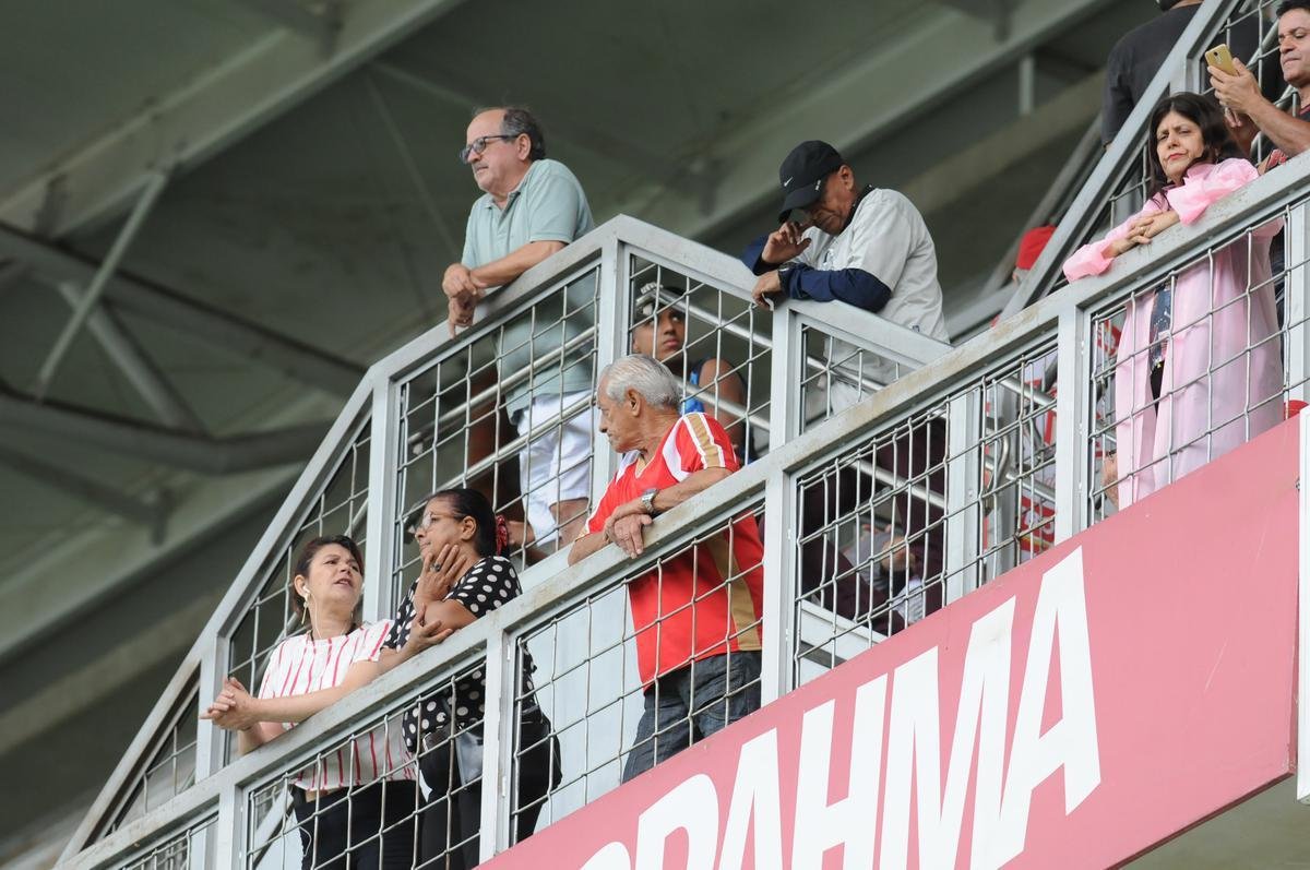 Torcedores do Tombense na partida contra o Amrica, no Independncia, em Belo Horizonte, pela stima rodada do Campeonato Mineiro. Coelho venceu por 2 a 1 e assumiu a liderana do Estadual