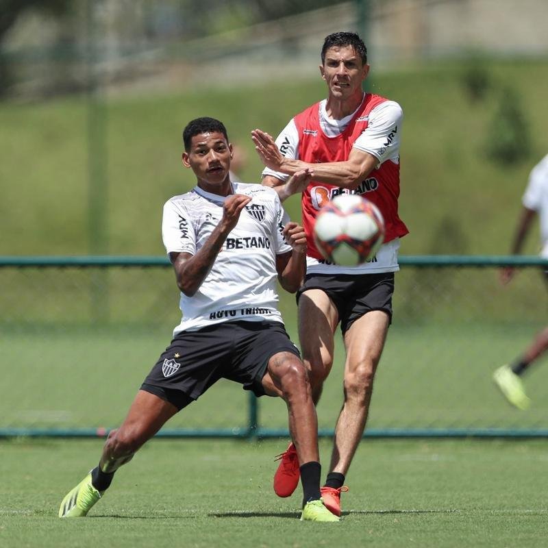 Primeiro treino comandado por Cuca desde a volta ao Atltico