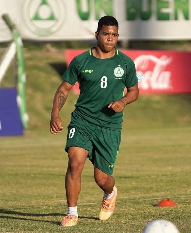 Derlis Mereles, atacante (Plaza Colonia-URU)