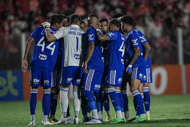 Fotos del partido entre Vila Nova y Cruzeiro, en Est