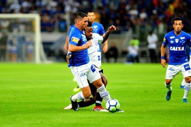 Fotos de Cruzeiro x Corinthians, nesta quarta-feira (4/7), em amistoso no Mineiro