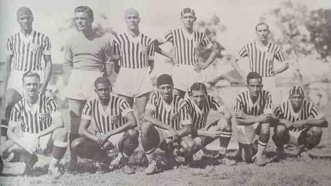 27/05/1942 - Atltico 6 x 1 Cruzeiro - Lourdes (Belo Horizonte) - Amistoso. Na foto, o time do Atltico.