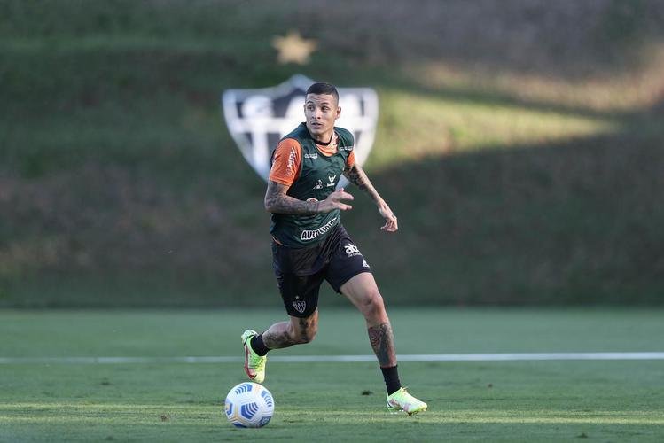 Fotos do primeiro treino de Diego Costa pelo Atlético