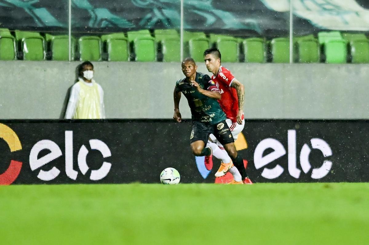 Fotos do jogo entre Amrica e Internacional, no Independncia, em Belo Horizonte, pelas quartas de final da Copa do Brasil