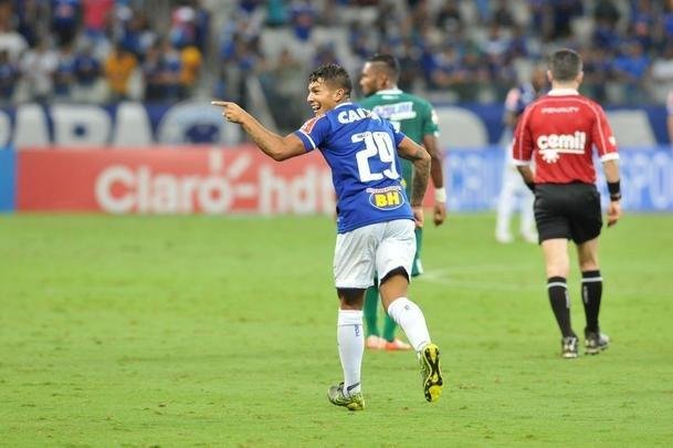 Lucas Romero marcou, de pnalti, seu primeiro gol com a camisa do Cruzeiro