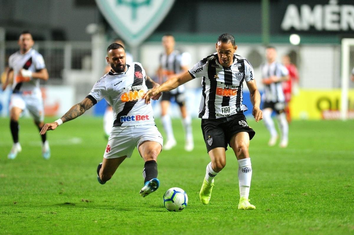 Marcos Jnior virou no final e deu vitria ao Vasco, por 2 a 1, sobre o Atltico