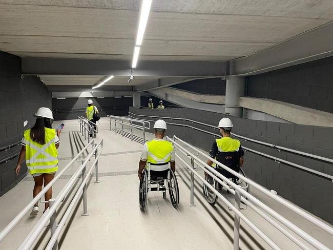 Fotos da visita feita por pessoas com deficincia na Arena MRV, nesta quinta-feira (9/2)
