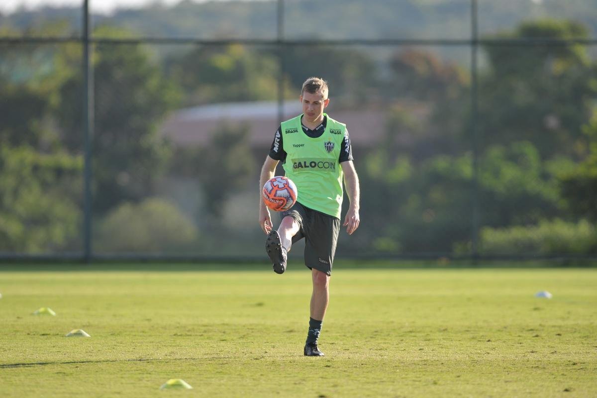 Veja fotos do treino do Atltico