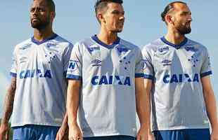 Novo uniforme do Cruzeiro traz como novidade a cor prata