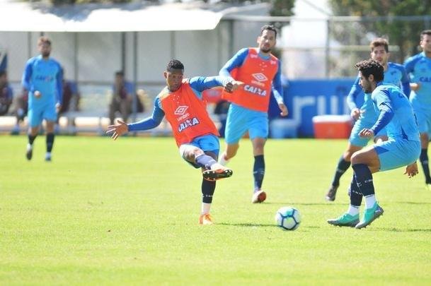 Imagens do treino do Cruzeiro com a presena do presidente Wagner Pires de S