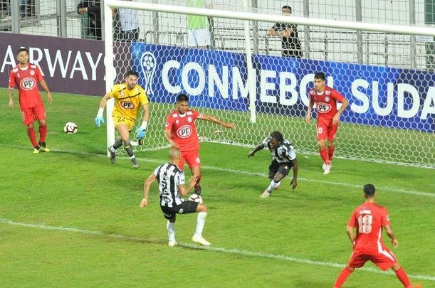 No segundo tempo, Atltico pressionou o Unin La Calera e chegou ao gol com Alerrandro: 1 a 0