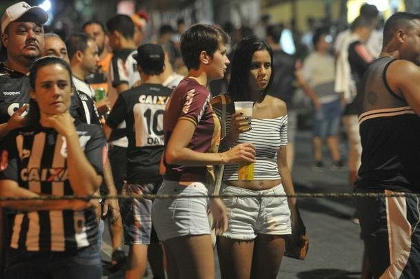 Torcida do Atltico no pr-jogo do duelo com o Defensor, no Independncia, pela Copa Libertadores