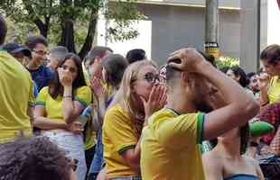 Tristeza da torcida com a eliminao do Brasil na Copa