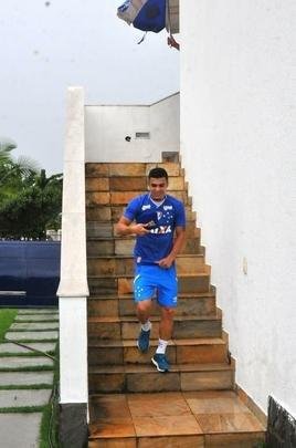 Cruzeiro apresentou o lateral-esquerdo Egdio como novo reforo para a temporada 2018