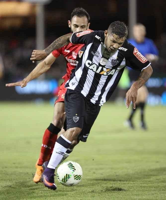 Com garotos e alguns reforos do profissional, Galo perde para o Bayer Leverkusen nos EUA