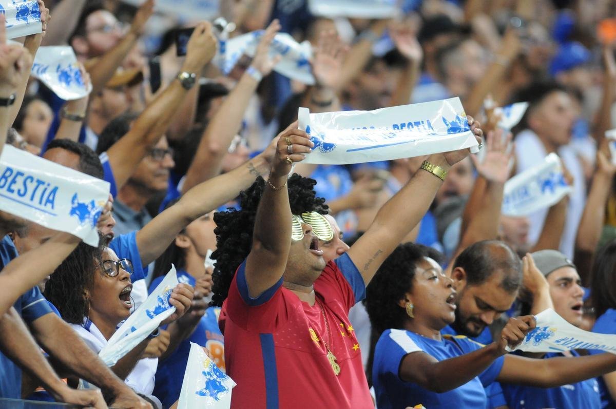 Fotos do jogos entre Cruzeiro e Deportivo Lara no Mineiro