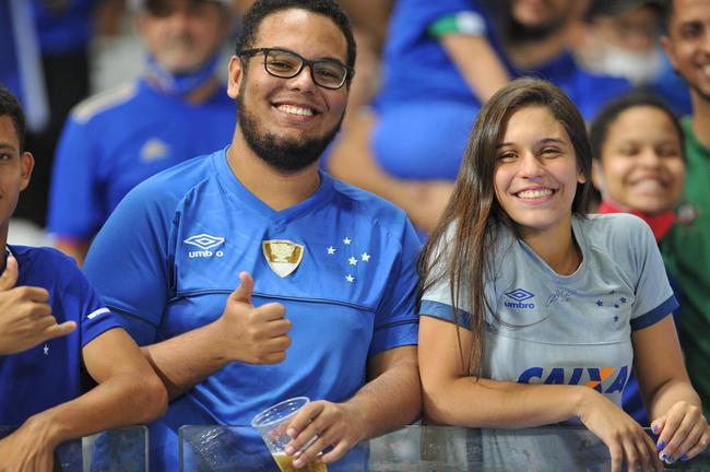 Torcida do Cruzeiro lotou Mineiro na partida contra o Nutico nas despedidas de Rafael Sobis e Ariel Cabral