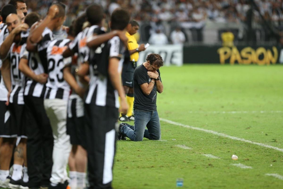 2013: 1 jogo - uma vitria (ttulo)