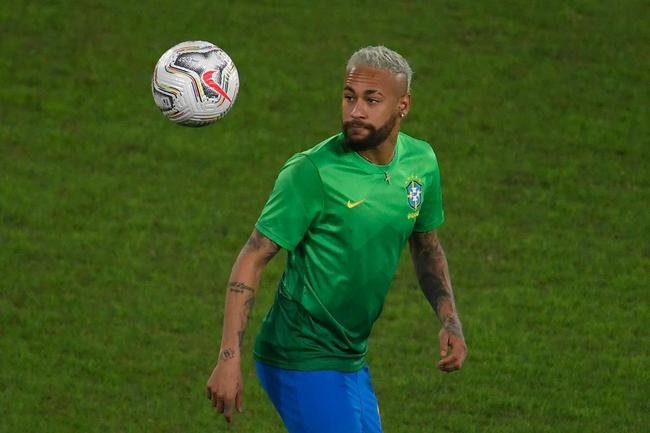 Brasil e Colmbia se enfrentaram no Estdio Nilton Santos, pelo Grupo B da Copa Amrica 