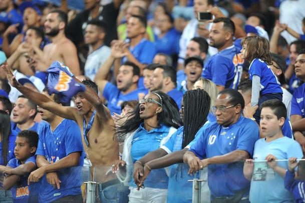 Fotos da torcida do Cruzeiro, no Mineiro, na vitria por 2 a 1 sobre o Fluminense, pela 21 rodada do Brasileiro