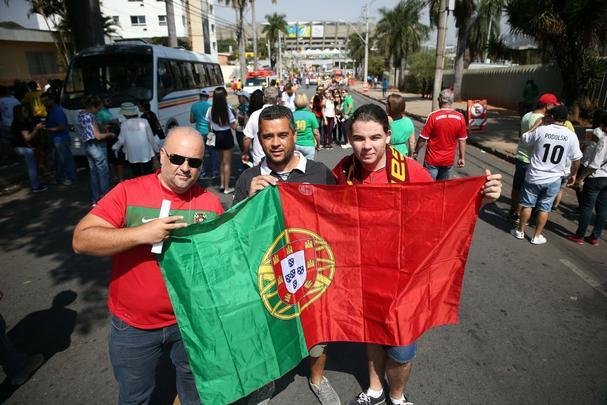 Mineiro ficou colorido nesta quarta-feira com camisas de clubes e selees em duelo da Olimpada