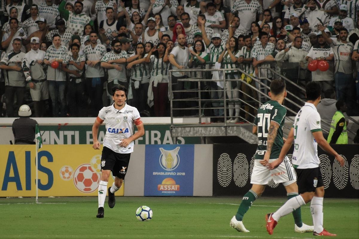 Amrica foi goleado pelo Palmeiras por 4 a 0 no Allianz Parque, mas ainda est vivo na luta contra a queda