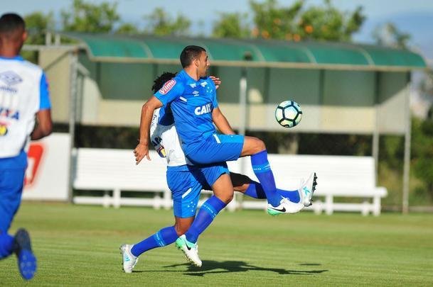 Fotos do treino do Cruzeiro desta sexta-feira (30/6), na Toca da Raposa II (Alexandre Guzanshe/EM D.A Press)