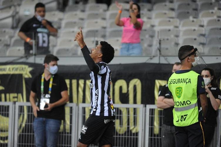 Veja as fotos do confronto entre Atltico x Internacional, no Mineiro, pela 23 rodada da Srie A