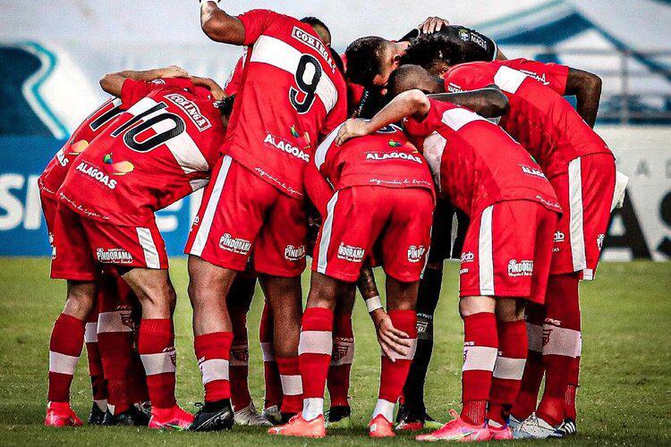CRB - Vice-campeão do Campeonato Alagoano (12 jogos, 7 vitórias, 3 empates e 2 derrotas - 66,7% de aproveitamento)