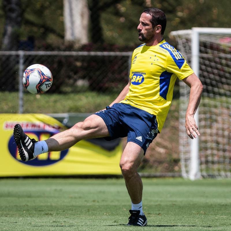 Treino acometeu em clima de descontrao no fechamento da preparao para o jogo deste domingo  