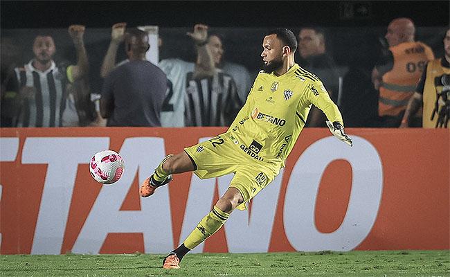 Everson teve boa atuao contra o Santos