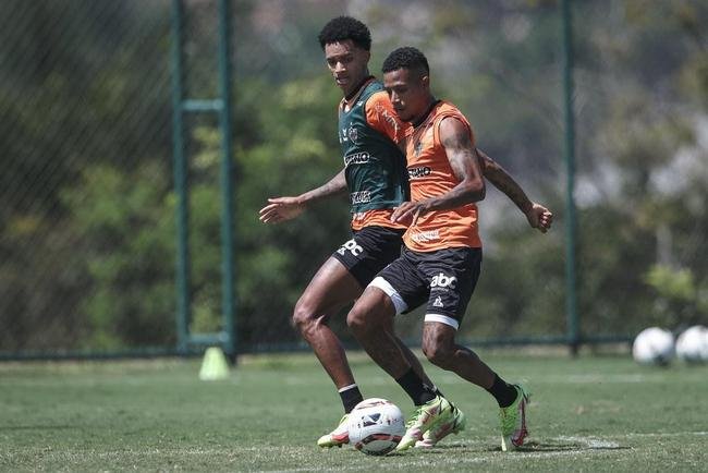 Comemorao pelo aniversrio do Galo e treino
