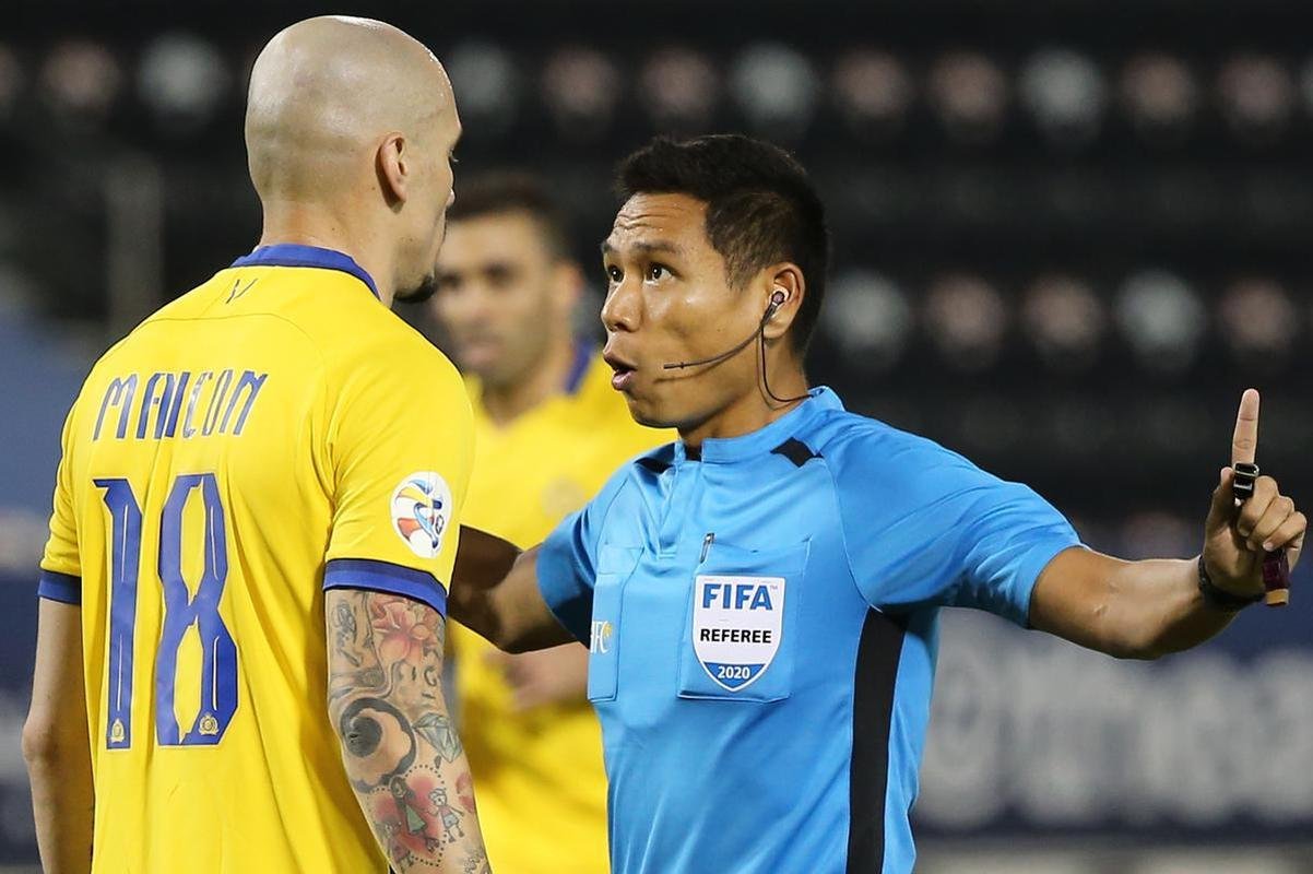 Fotos do zagueiro Maicon pelo Al Nasr, da Arbia Saudita, ltimo clube antes de 'acerto' dele com o Cruzeiro