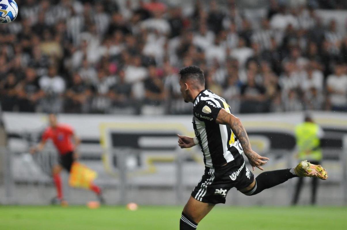 Equipes se enfrentaram na noite desta quarta-feira pela terceira fase da Copa Libertadores, no Mineiro, em Belo Horizonte