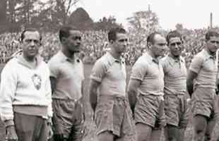 Ademar Pimenta (o primeiro da esquerda para a direita), tcnico da Seleo Brasileira na Copa do mundo de 1938