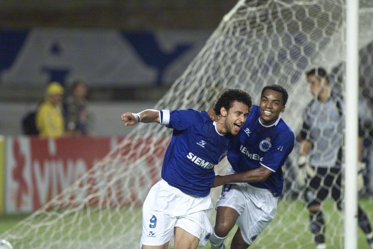 Fred em ao pelo Cruzeiro entre 2004 e 2005