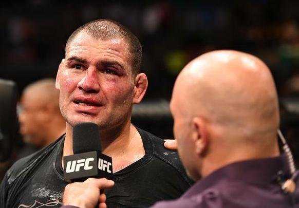 Fotos da vitória arrasadora de Fabrício Werdum sobre Cain Velasquez