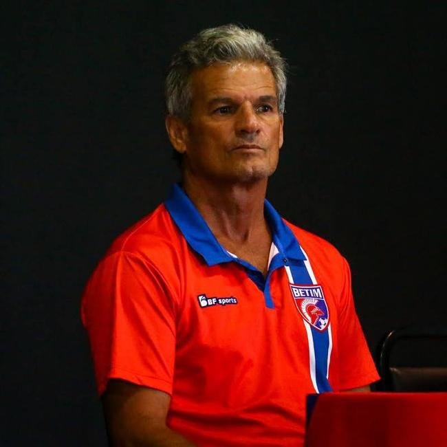 Com jogadores conhecidos da torcida mineira, como o zagueiro Edcarlos o meio-campista Leandro Domingues, o Betim apresentou o elenco nessa segunda-feira (21)