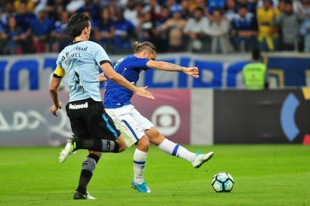 Imagens do jogo entre Cruzeiro e Grmio, pela 8 rodada do Campeonato Brasileiro, no Mineiro