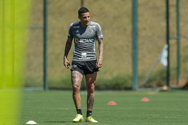 Guilherme Arana (lateral-esquerdo)