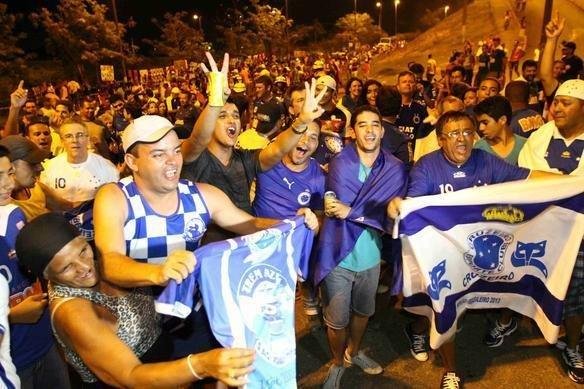Torcida do Cruzeiro no Barrado