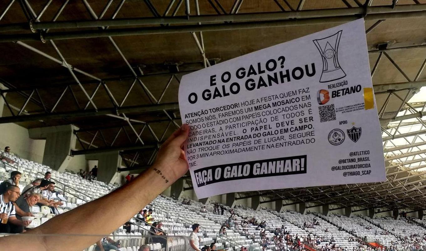 Na arquibancada, torcida do Galo preparou mosaico no jogo da taa